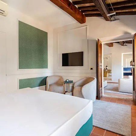 Apartment Giulia Penthouse - 5 Min Piazza Navona Rom